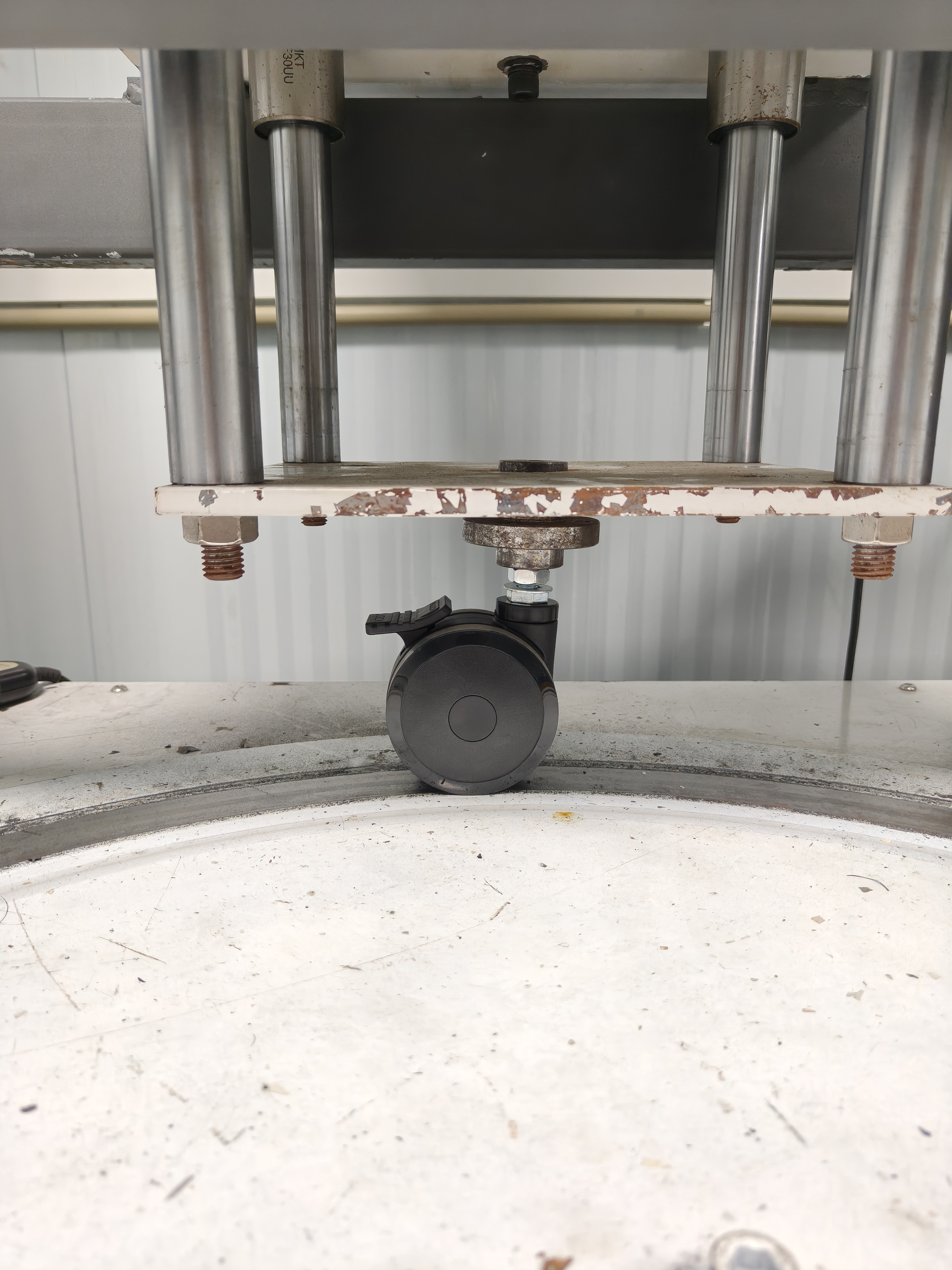 Tread wear tester